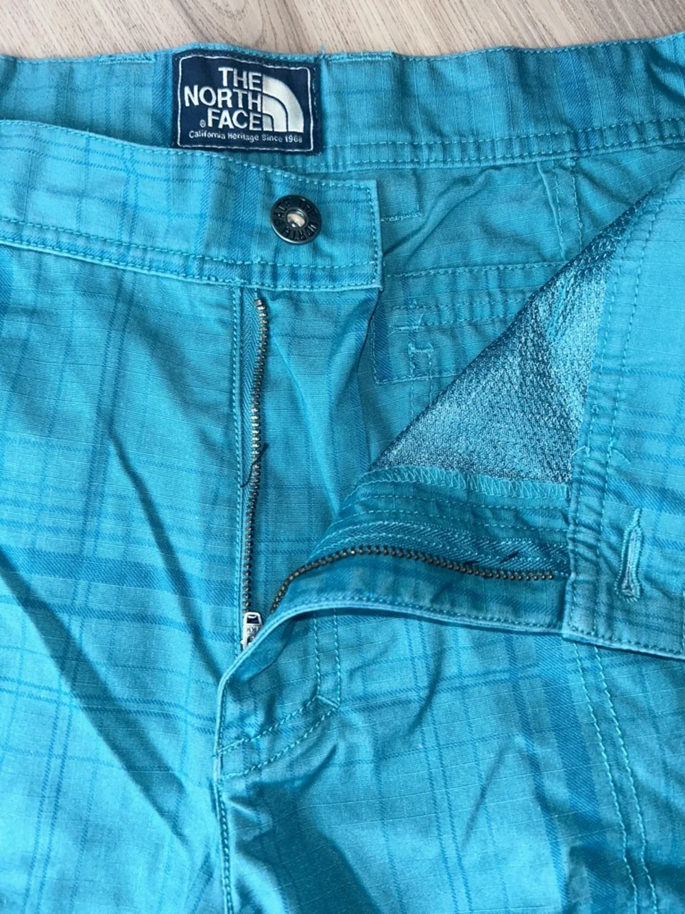 North Face Tribe Cargo Men’s Plaid Shorts Blue 32 Utility Preppy Casual Golf